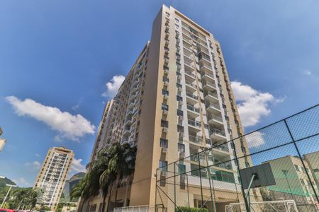 Apartamento à venda com 80m², 3 quartos e 1 vaga Apartamento à venda com 80m², 3 quartos e 1 vagaFachadas