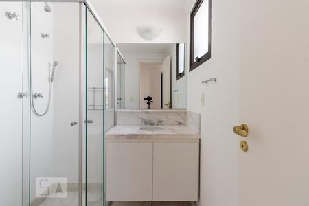 Apartamento para alugar com 211m², 3 quartos e 4 vagas Apartamento para alugar com 211m², 3 quartos e 4 vagasBanheiro Suite 2