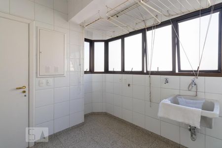 Apartamento para alugar com 211m², 3 quartos e 4 vagas Apartamento para alugar com 211m², 3 quartos e 4 vagasArea de Serviço