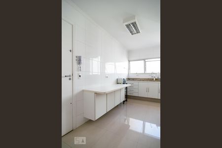 Apartamento para alugar com 77m², 2 quartos e 1 vagaCozinha / Área de Serviço