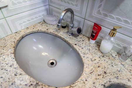 Apartamento para alugar com 62m², 2 quartos e 1 vagaBanheiro social - Pia