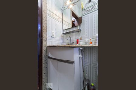 Apartamento para alugar com 62m², 2 quartos e 1 vagaBanheiro social 