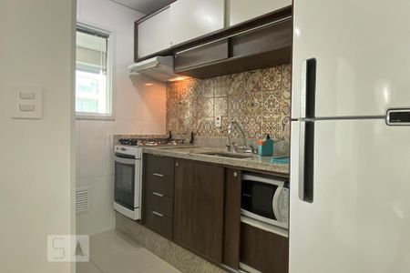 Studio para alugar com 52m², 1 quarto e 2 vagas Studio para alugar com 52m², 1 quarto e 2 vagasCozinha