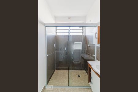 Apartamento à venda com 42m², 1 quarto e sem vagaBanheiro - Box de Vidro