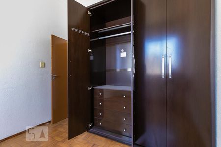 Apartamento à venda com 71m², 2 quartos e sem vagaQuarto 2 - Armários