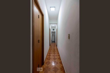 Casa à venda com 350m², 3 quartos e 3 vagasCorredor