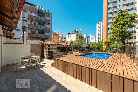 Apartamento à venda com 463m², 3 quartos e 4 vagas Apartamento à venda com 463m², 3 quartos e 4 vagasÁrea comum - Piscina