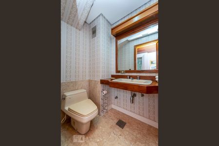 Apartamento à venda com 463m², 3 quartos e 4 vagas Apartamento à venda com 463m², 3 quartos e 4 vagasBanheiro