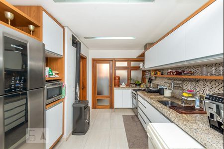 Apartamento à venda com 463m², 3 quartos e 4 vagas Apartamento à venda com 463m², 3 quartos e 4 vagasCozinha