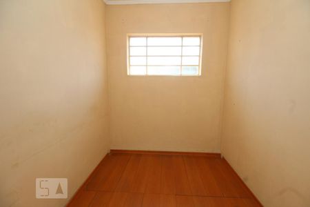 Casa à venda com 180m², 3 quartos e 4 vagasSala - Casa 2