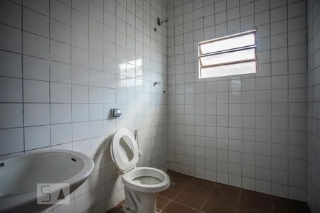 Casa à venda com 70m², 2 quartos e 1 vaga Casa à venda com 70m², 2 quartos e 1 vagaBanheiro