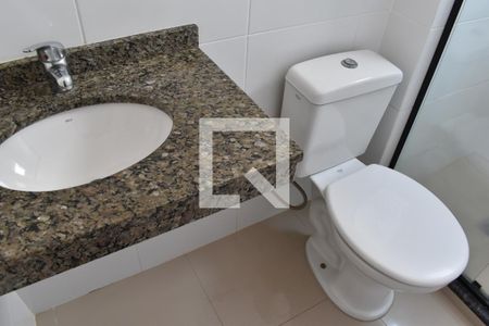 Banheiro de apartamento à venda com 1 quarto, 35m² em Portão, Curitiba