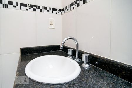 Casa para alugar com 88m², 3 quartos e 3 vagasBanheiro Social