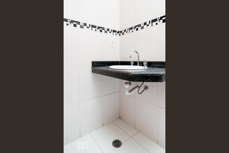 Casa para alugar com 88m², 3 quartos e 3 vagasBanheiro Social