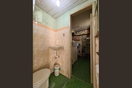 Casa à venda com 230m², 3 quartos e sem vagaCasa 2 - Banheiro Social