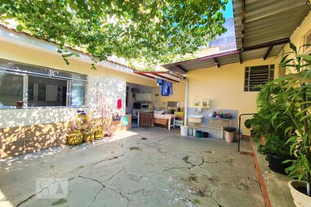 Casa à venda com 230m², 3 quartos e sem vagaÁrea Externa
