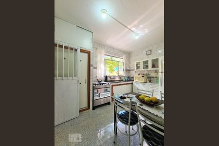 Casa à venda com 230m², 3 quartos e sem vagaCozinha