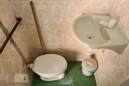 Casa à venda com 230m², 3 quartos e sem vagaCasa 2 - Banheiro Social