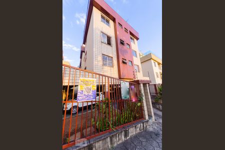 Apartamento para alugar com 77m², 2 quartos e 1 vaga Apartamento para alugar com 77m², 2 quartos e 1 vagaFachada