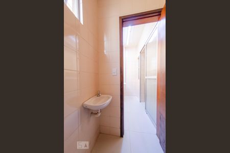 Apartamento para alugar com 77m², 2 quartos e 1 vaga Apartamento para alugar com 77m², 2 quartos e 1 vagaBanheiro de Serviço