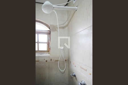 Casa à venda com 128m², 3 quartos e 2 vagasBanheiro