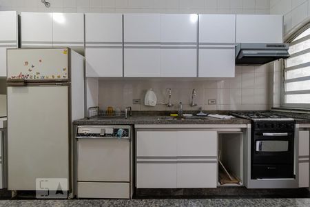 Casa à venda com 500m², 4 quartos e 6 vagasCozinha
