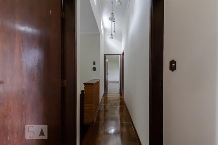 Casa à venda com 500m², 4 quartos e 6 vagasCorredor
