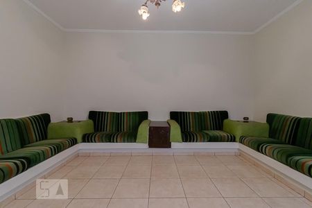 Casa à venda com 500m², 4 quartos e 6 vagasSala de Tv Edícula