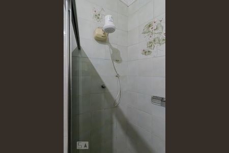 Casa à venda com 500m², 4 quartos e 6 vagasBanheiro da Suíte 2