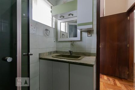 Casa à venda com 500m², 4 quartos e 6 vagasBanheiro da Suíte 2