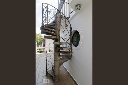 Casa à venda com 500m², 4 quartos e 6 vagasEscada do Sotão
