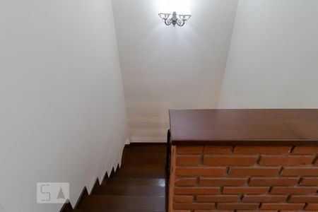 Casa à venda com 500m², 4 quartos e 6 vagasEscada
