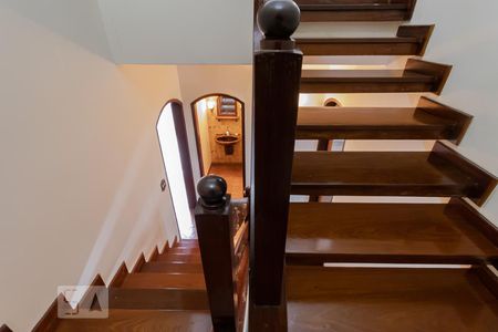 Casa à venda com 500m², 4 quartos e 6 vagasEscada