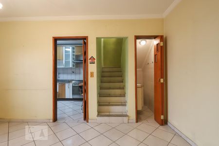 Sala de casa de condomínio para alugar com 2 quartos, 83m² em Parque Sao Domingos, São Paulo