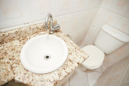 Casa de condomínio à venda com 83m², 2 quartos e 2 vagasLavabo