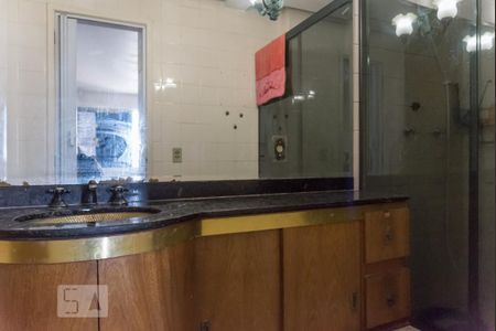 Apartamento à venda com 90m², 2 quartos e 1 vaga Apartamento à venda com 90m², 2 quartos e 1 vagaBanheiro da Suíte