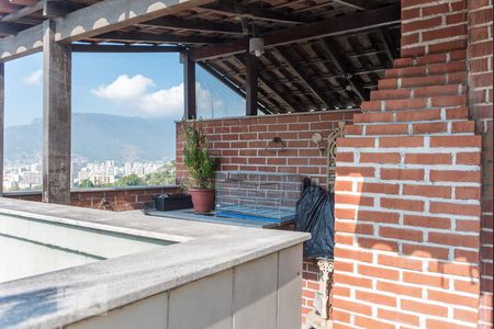 Apartamento à venda com 90m², 2 quartos e 1 vaga Apartamento à venda com 90m², 2 quartos e 1 vagaTerraço - Churrasqueira