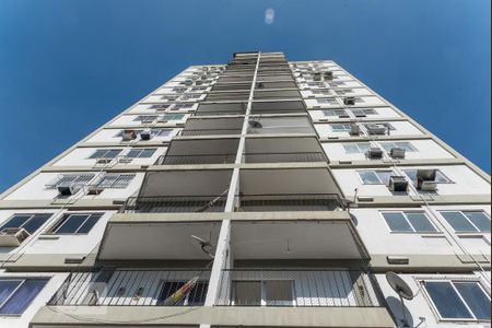 Apartamento à venda com 90m², 2 quartos e 1 vaga Apartamento à venda com 90m², 2 quartos e 1 vagaFachada