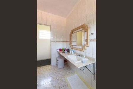 Casa à venda com 199m², 3 quartos e 3 vagas Casa à venda com 199m², 3 quartos e 3 vagasBanheiro social