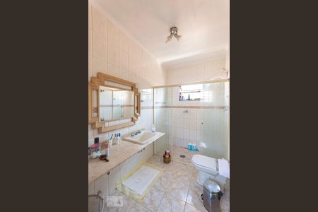 Casa à venda com 199m², 3 quartos e 3 vagas Casa à venda com 199m², 3 quartos e 3 vagasBanheiro social