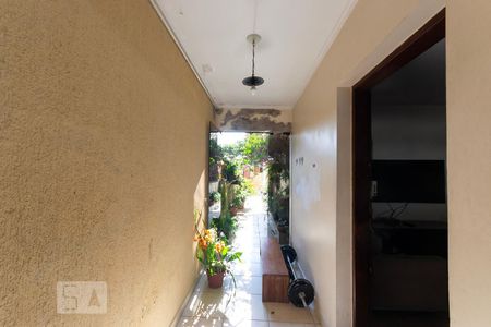 Casa à venda com 199m², 3 quartos e 3 vagas Casa à venda com 199m², 3 quartos e 3 vagasCorredor