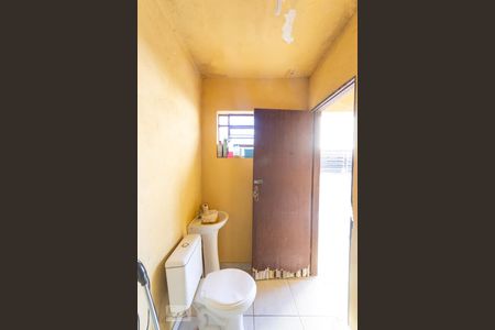 Casa à venda com 199m², 3 quartos e 3 vagas Casa à venda com 199m², 3 quartos e 3 vagasBanheiro de Serviço