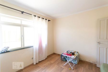 Casa à venda com 199m², 3 quartos e 3 vagas Casa à venda com 199m², 3 quartos e 3 vagasQuarto 4