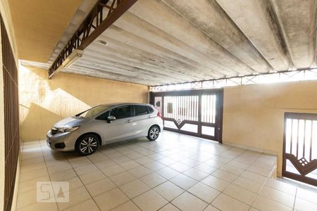 Casa à venda com 199m², 3 quartos e 3 vagas Casa à venda com 199m², 3 quartos e 3 vagasGaragem