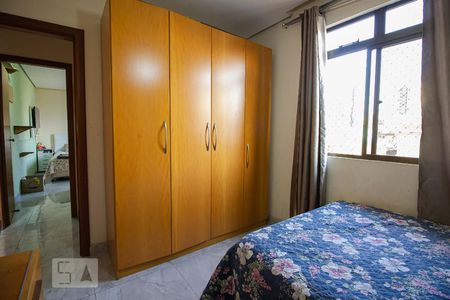 Apartamento à venda com 360m², 4 quartos e 2 vagas Apartamento à venda com 360m², 4 quartos e 2 vagasQuarto 1