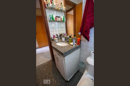 Apartamento à venda com 360m², 4 quartos e 2 vagas Apartamento à venda com 360m², 4 quartos e 2 vagasBanheiro Social