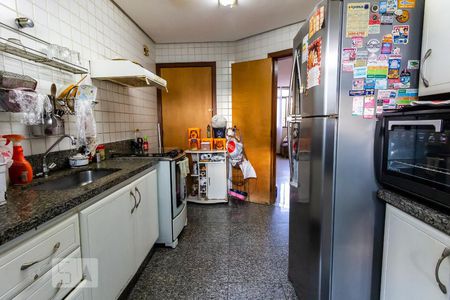 Apartamento à venda com 360m², 4 quartos e 2 vagas Apartamento à venda com 360m², 4 quartos e 2 vagasCozinha