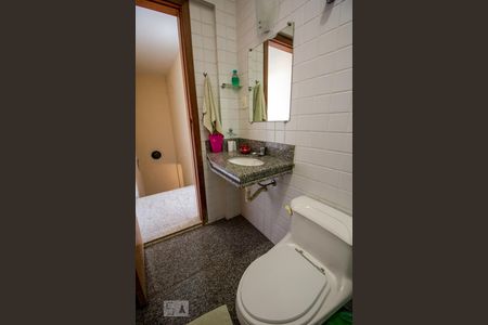 Apartamento à venda com 360m², 4 quartos e 2 vagas Apartamento à venda com 360m², 4 quartos e 2 vagasBanheiro Social