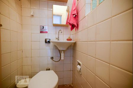 Casa à venda com 210m², 3 quartos e 2 vagasBanheiro de Serviço