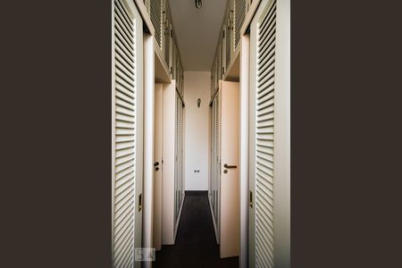 Casa à venda com 210m², 3 quartos e 2 vagasCloset